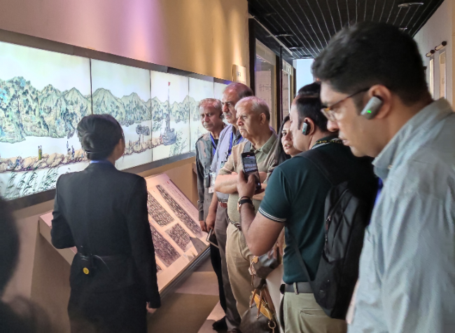 Pakistani Delegation Immersed in Chongqing's Blend of Heritage, Innovation and Urban Renewal