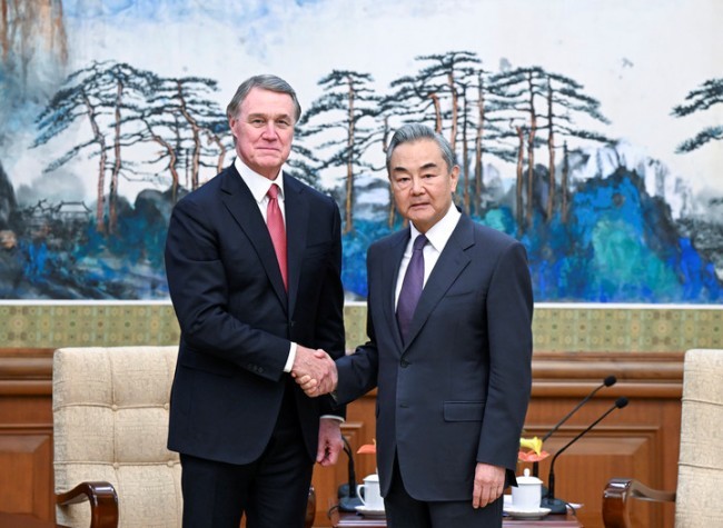 China's Top Diplomat Meets U.S. Ambassador on Bilateral Ties