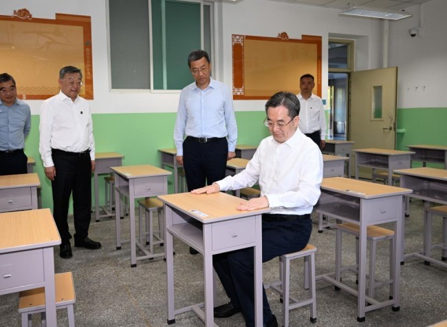 Chinese Vice Premier Stresses Fairness, Safety in College Entrance Exam