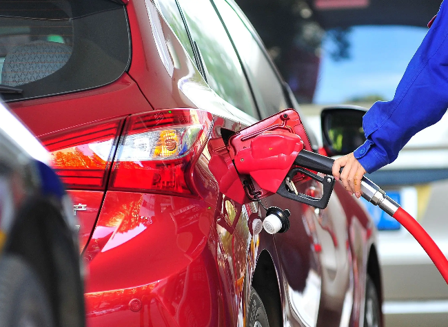 China's Auto Market Sees NEVs Rise, ICE Vehicles Struggle as Industry Divide Widens