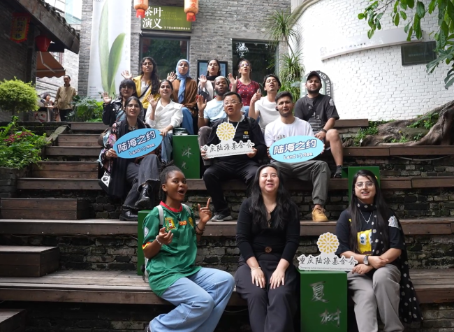 Global Explorers Delve into Chongqing's Heart With Visa-free Access Boom