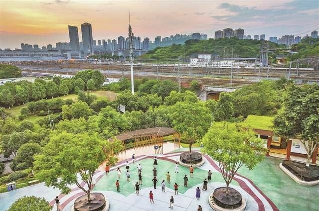 Pocket Parks Bring Green Relief Across Chongqing