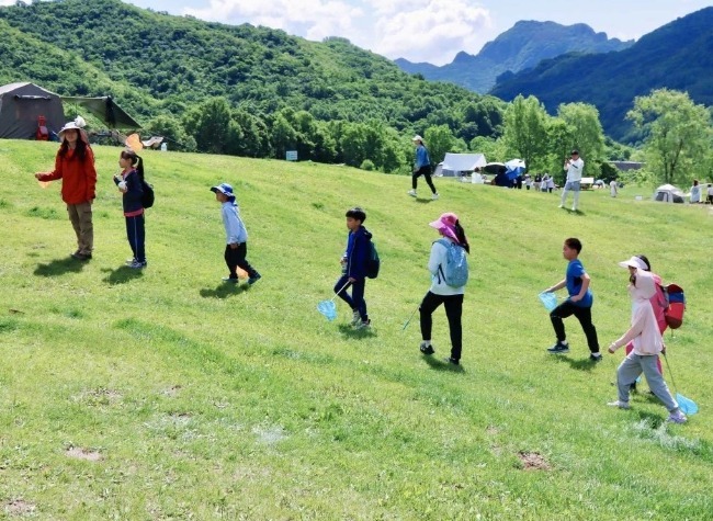 From Fun to Fulfillment: Gen Z Parents Push China's Family Travel Market to $41B丨Report