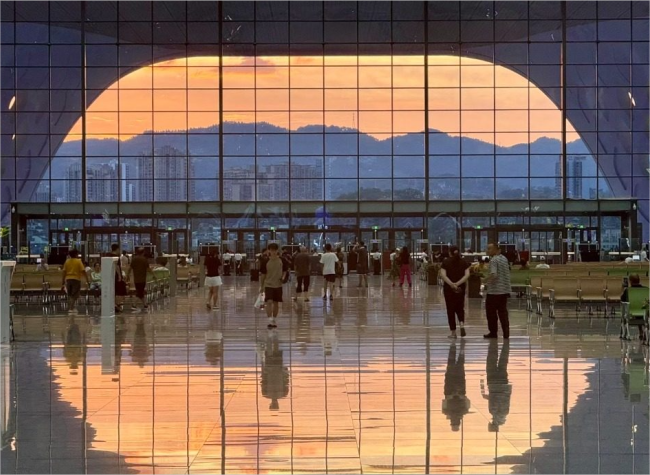 One Month On, Chongqing East-Qianjiang High-Speed Rail Sparks Economic and Tourism Boom