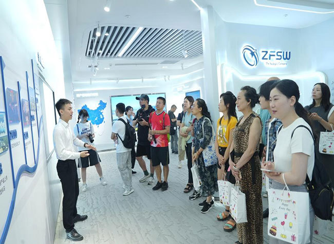 City V Delegation Visits Zhifei: Exploring Chongqing's Benchmark in Biomedicine Driven by Innovation