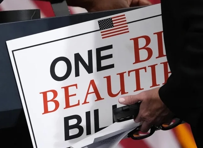 Controversial OBBB Targets China's Tech Edge as U.S. Retreats from Green Energy丨Opinion