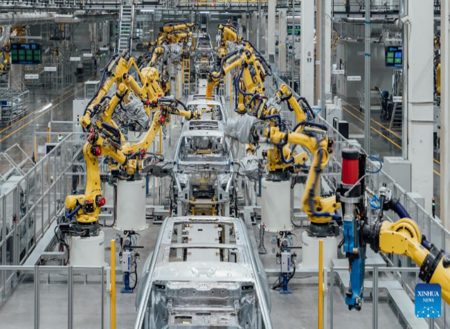 Chongqing's Economic Shift: SERES Surpasses Longfor in 2025 Fortune China 500