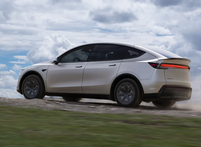 Tesla Model Y L Launches in China — What Do Customers Say?