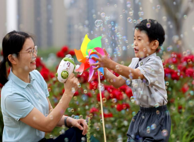 China's New Childcare Cash Plan Launched, but Expert Urges Call for Systemic Support | Insights