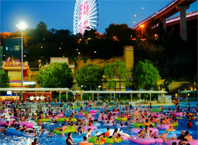 Chongqing's Cooling Economy Heats Up as Summer Temperatures Soar