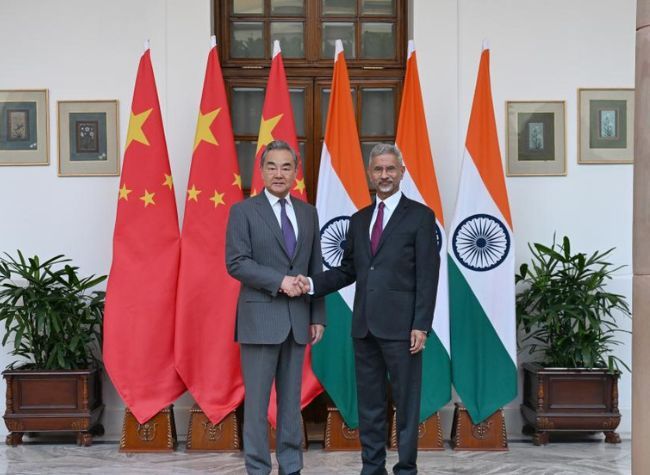 China, India Agree to Maintain Momentum of Bilateral Ties