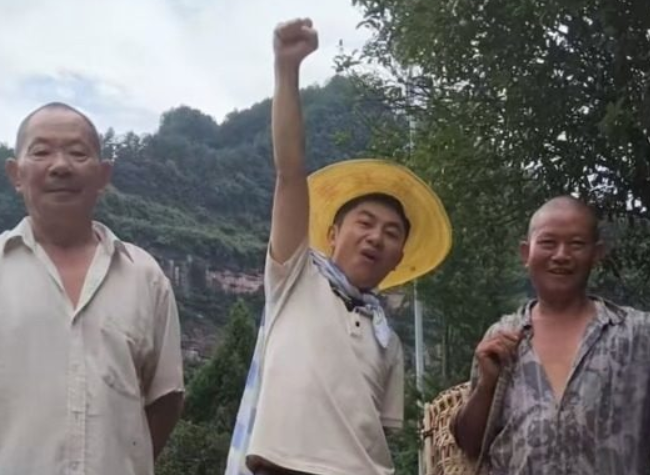 Village Cadres in Chongqing Embrace Livestreaming to Boost Rural Vitality