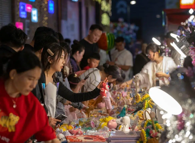 Economic Watch: China's new Measures to Expand Service Consumption Set to Boost Growth