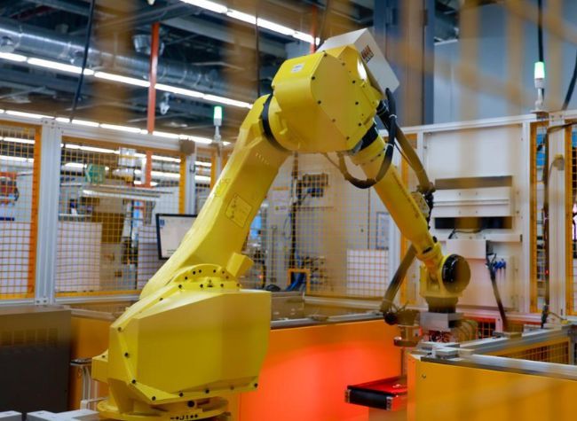 Economic Watch: U.S. High-Tech Firms Upbeat about Manufacuture Investment in China