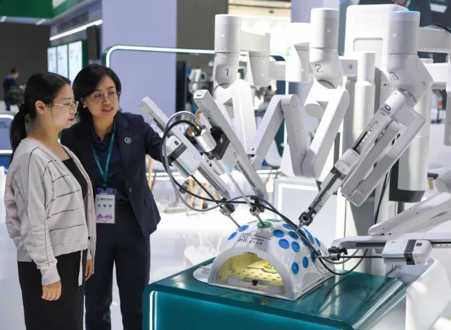 Across China: Shenzhen Boosts Healthcare with Widespread AI Adoption