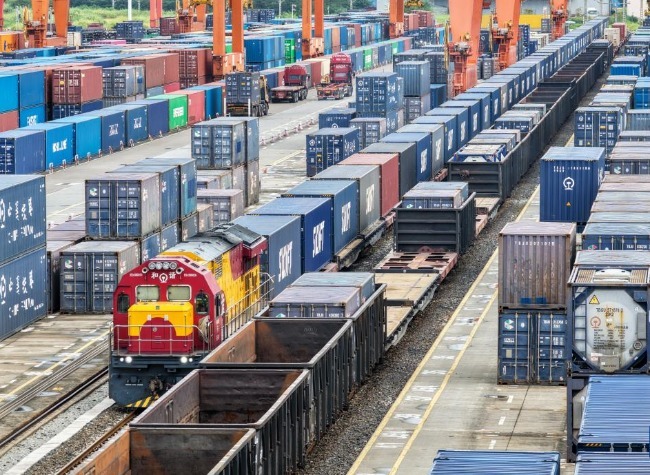 From 20 Trains to 19,000: Chengdu-Chongqing China-Europe Express Becomes a Trade Artery