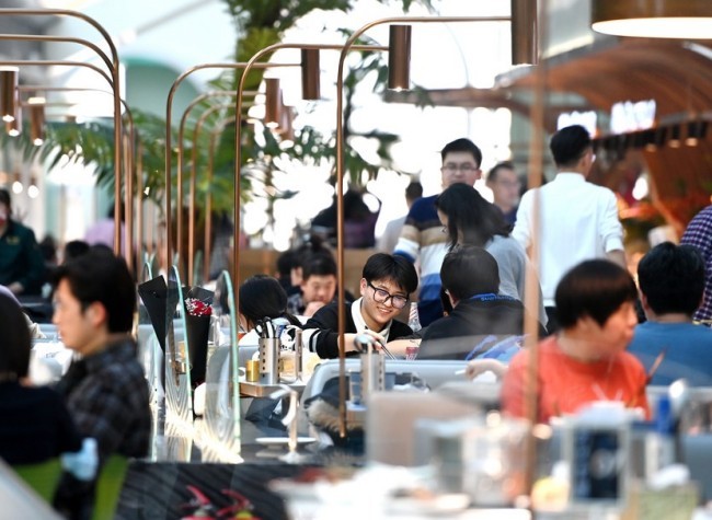 China Unveils Measures to Boost Service Consumption