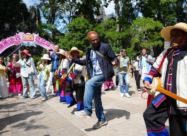 Xinhua Commentary: China Is a Major Contributor of Public Goods for Humanity's Well-Being