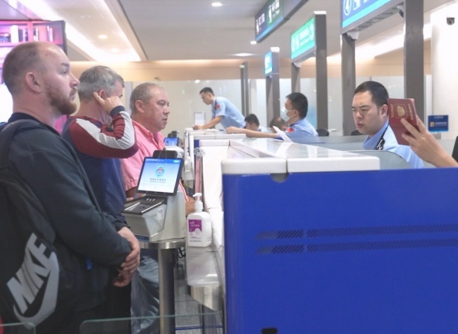 Chongqing Airport Expects 55,000 Border Crossings During Holidays, Up 35%