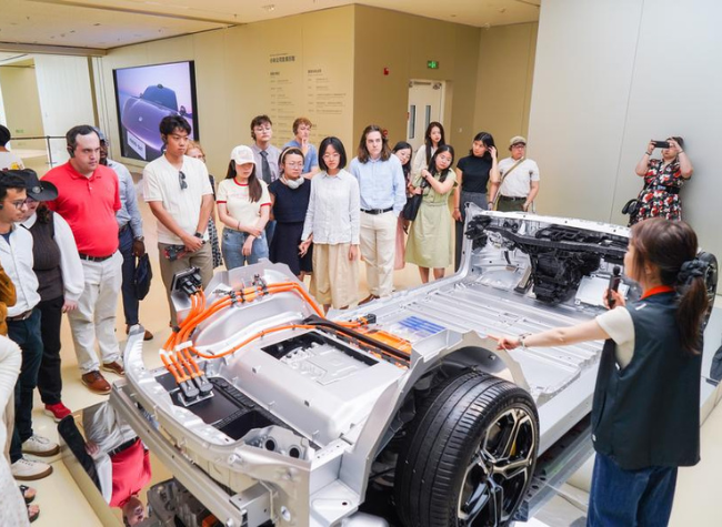 U.S. Should Work with China to Ensure Steady Progress in Bilateral Ties