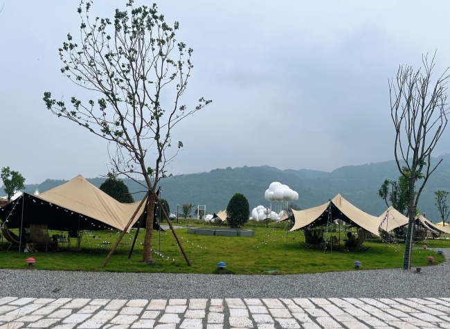 Chongqing's Zhongxian County Bets on Rail and Tourism to Fuel Growth | Reporter's Diary