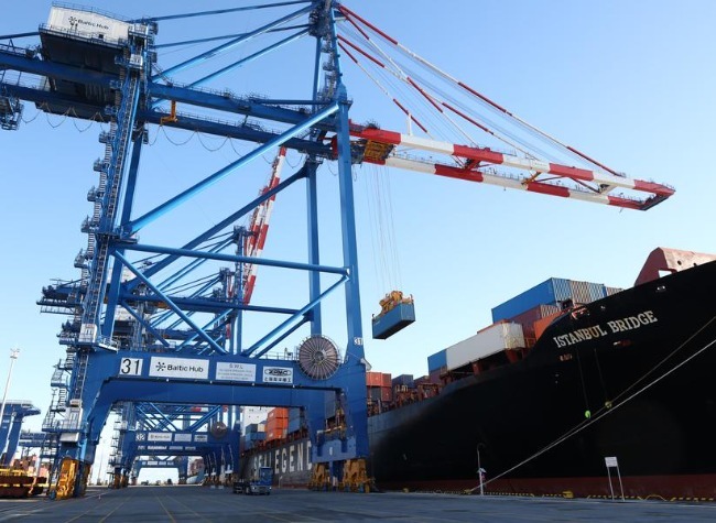 First Container Ship on China-Europe Arctic Route Arrives in Gdansk, Poland