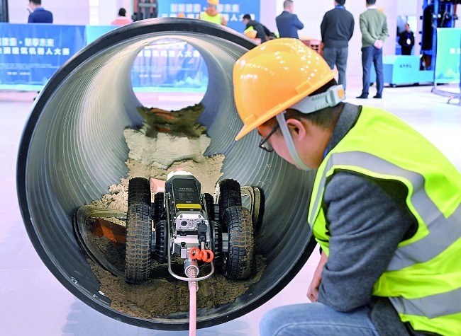 Robot Dogs and Smart Builders Steal the Spotlight at Chongqing Showcase