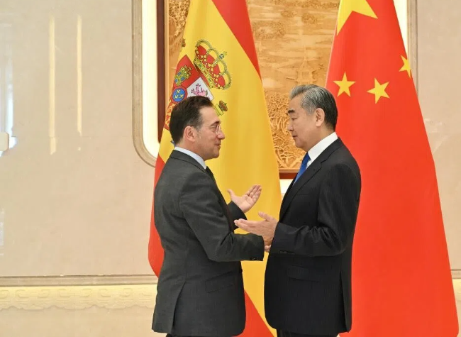 Chinese, Spanish Foreign Ministers Pledge to Strengthen Ties