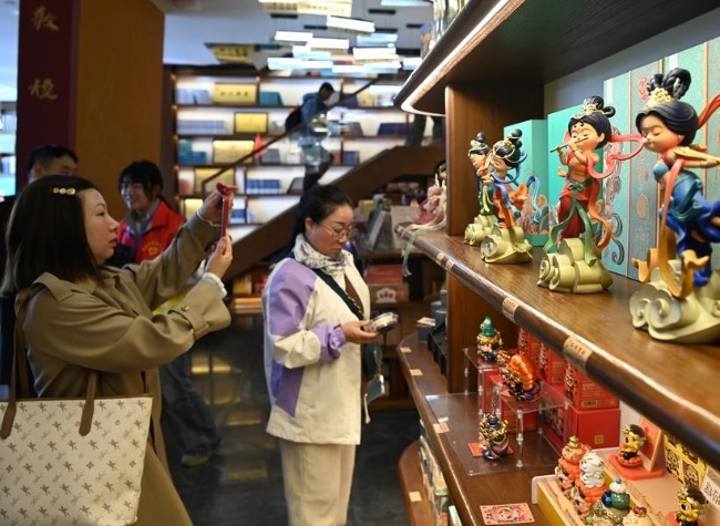 News Analysis: Understanding China's New Consumption Reality