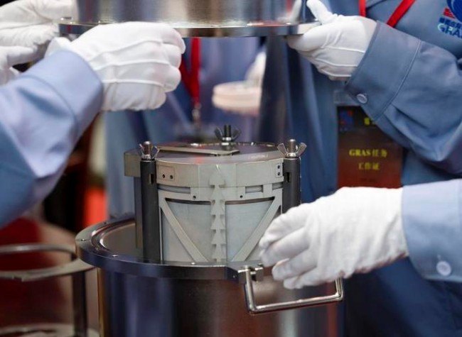 Scientists Discover Rare Meteorite Relics in Chang'e-6 Lunar Samples