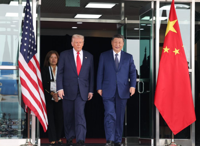 Xi, Trump Meet in Busan to Steady Ties, Shore up Global Confidence