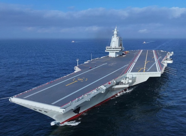 Aircraft Carrier Fujian Formation Conducts First Live-Force Training at Sea