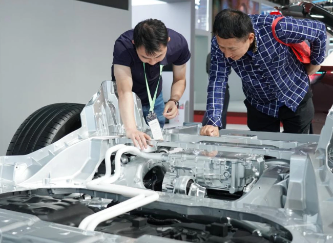 China's Auto Industry Payment Reform: Big Car Firms Speed Up, Small Suppliers Strain