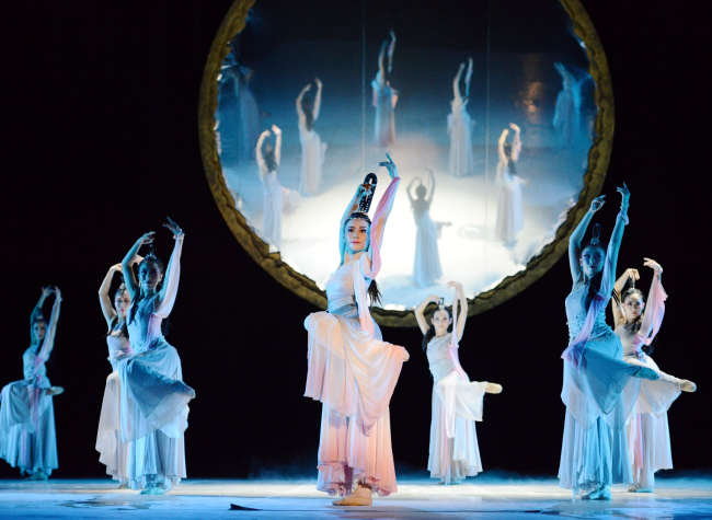 Ancient Poetry in Motion: Acclaimed Dance Drama 'Water Moon Luoshen' Set for November Performance in Chongqing