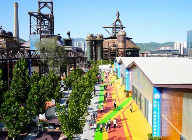 China's Service Trade Grows 7.6 Pct in First Three Quarters