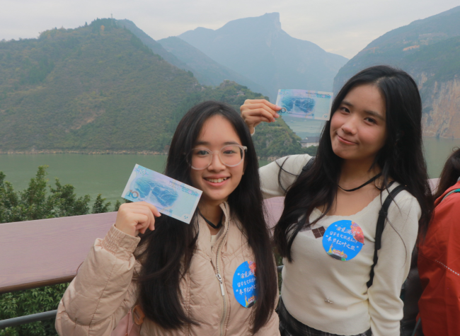 Chongqing Meets Lancang-Mekong: International Students Explore Three Gorges Through Poetry and Crimson Leaves