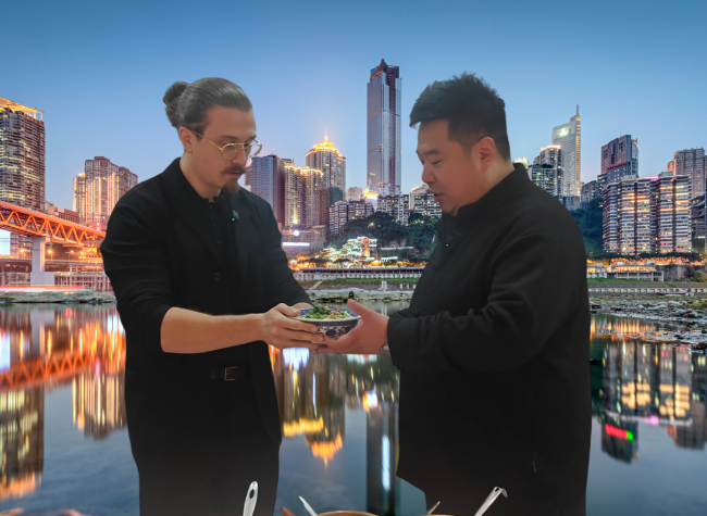 American Chef Enchanted by Chongqing Noodles
