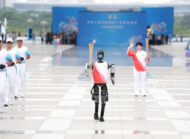 Historic Torch Relay for China's 15th National Games Lights up Greater Bay Area