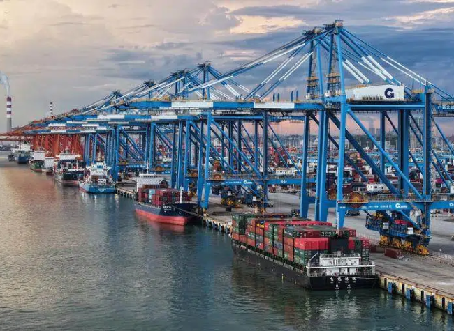 China's Landmark Trade Corridor Cargo Volume Surges