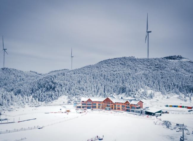 Chongqing Turns Winter 'Cold' Resources into 'Hot' Tourism Economy