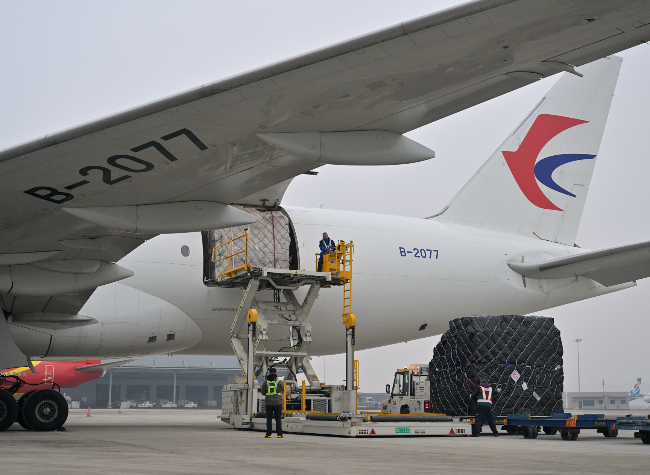 Chongqing Airport's Cargo Throughput Tops 500,000 Tons, Setting New Record