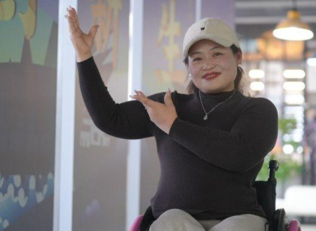 Chongqing's First Wheelchair Dance Captain Inspires on International Day of Persons with Disabilities