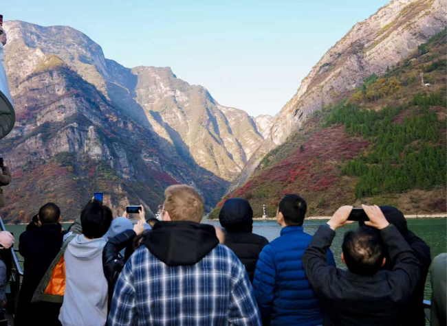 Overseas Travel Agents Experience Wonders of the Three Gorges