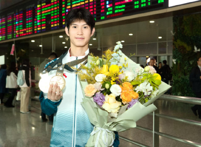 Silent Determination: Deaf Chongqing Athlete Li Kui Wins Two Golds in One Day at Tokyo Deaflympics