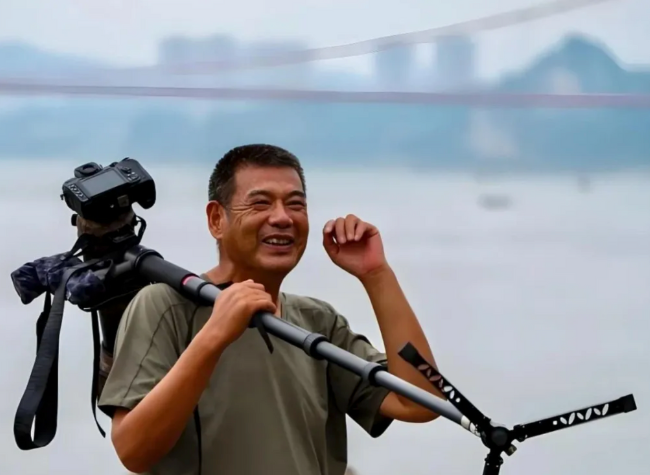 A Retiree's Lens on the Yangtze: 100,000 Photos of the Finless Porpoise
