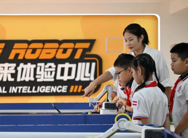 Yearender-China Focus: AI Takes Root in Basic Education, Nurturing Future Innovators