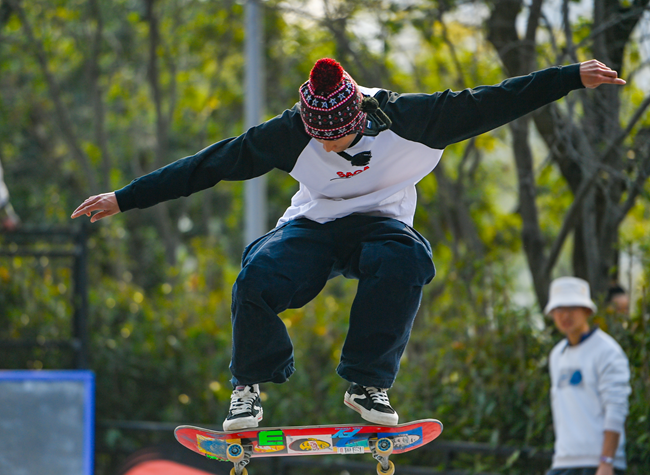 It's Showtime! Over 100 Skaters Hit Chongqing's Newest and Largest Skatepark