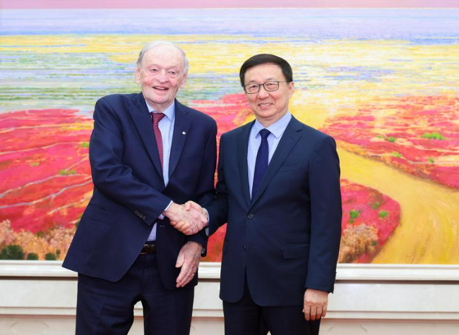 Chinese VP Meets Former Canadian PM