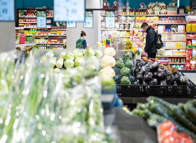 China's Chain Supermarkets, Convenience Stores Report Steady Gains in 2025