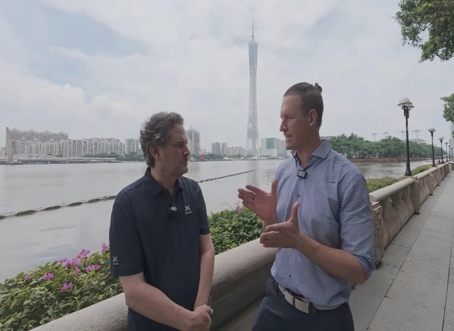 Overseas Influencer: China's Infrastructure is World-Class